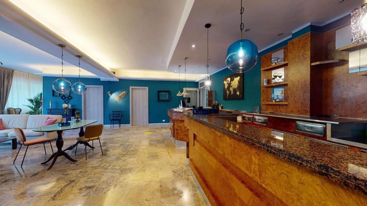 Helios Hotel